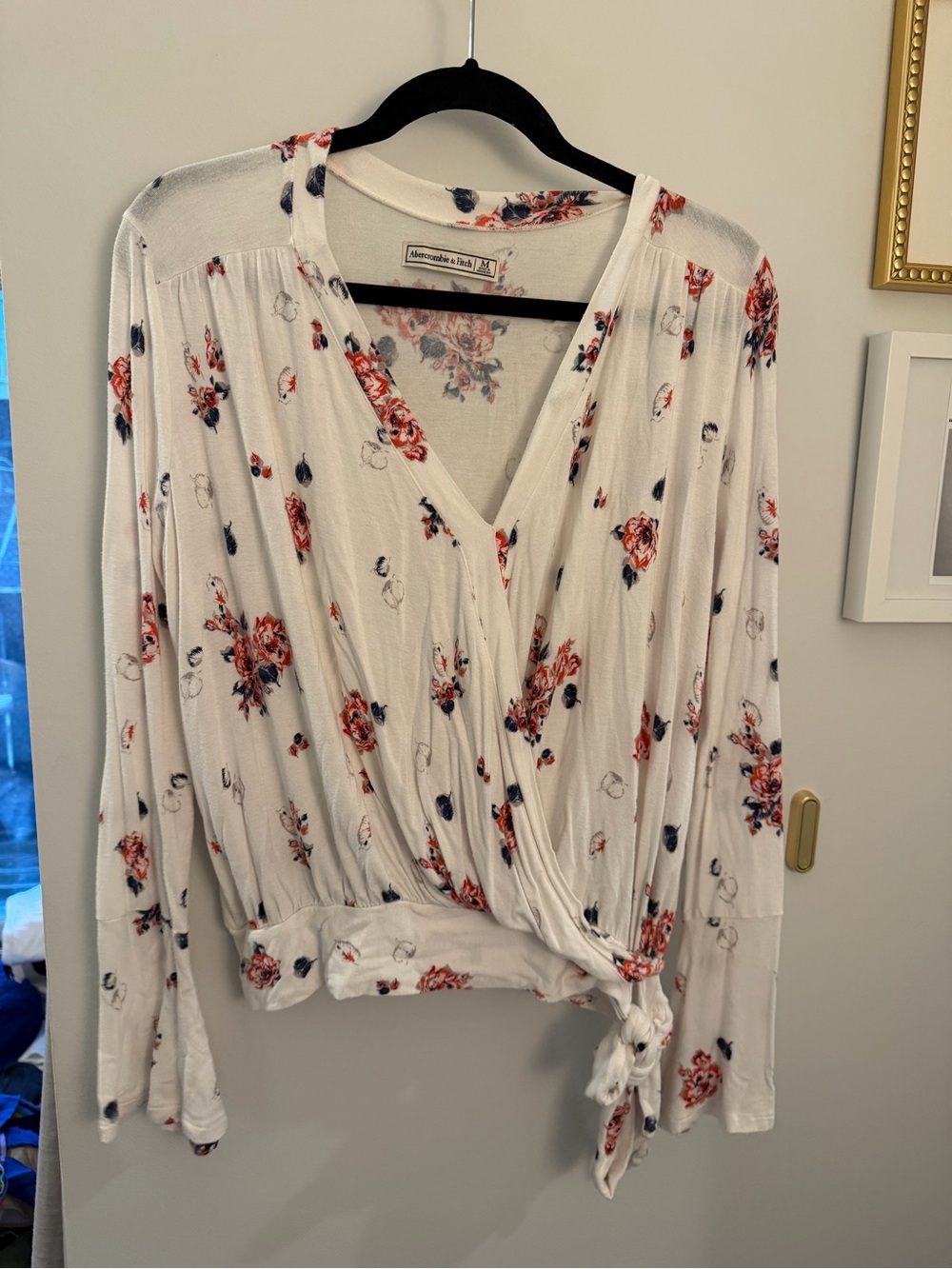 Abercrombie & Fitch White Floral Wrap Tie-Hem Blouse